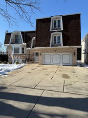 6146 N Melvina Avenue 2, Chicago, IL 60646