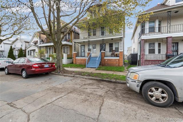 2143 Trowbridge Street, Hamtramck, MI 48212
