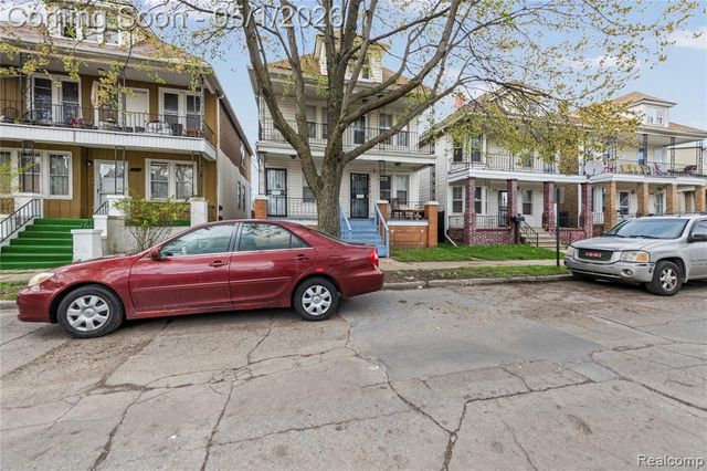 2143 Trowbridge Street, Hamtramck, MI 48212