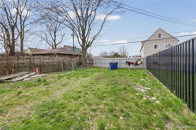 2143 Trowbridge Street, Hamtramck, MI 48212
