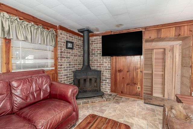 1098 Broad River Scenic Drive, Tignall, GA 30668