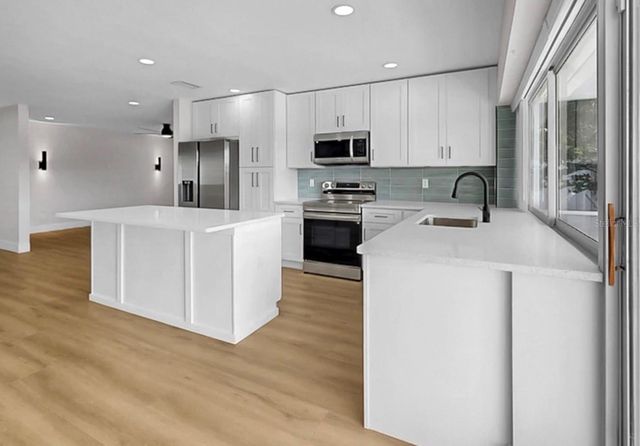 6511 SANTIAGO COURT, Apollo Beach, FL 33572