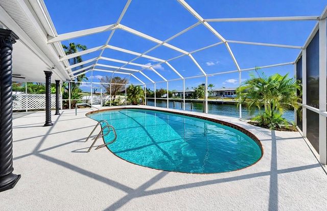 6511 SANTIAGO COURT, Apollo Beach, FL 33572