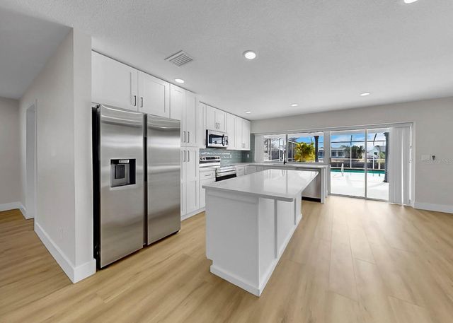 6511 SANTIAGO COURT, Apollo Beach, FL 33572