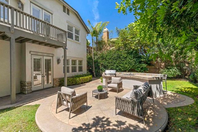 647 Lynwood Dr, Encinitas, CA 92024
