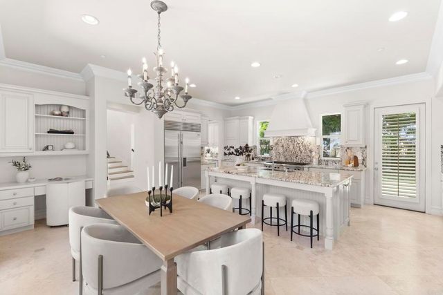 647 Lynwood Dr, Encinitas, CA 92024