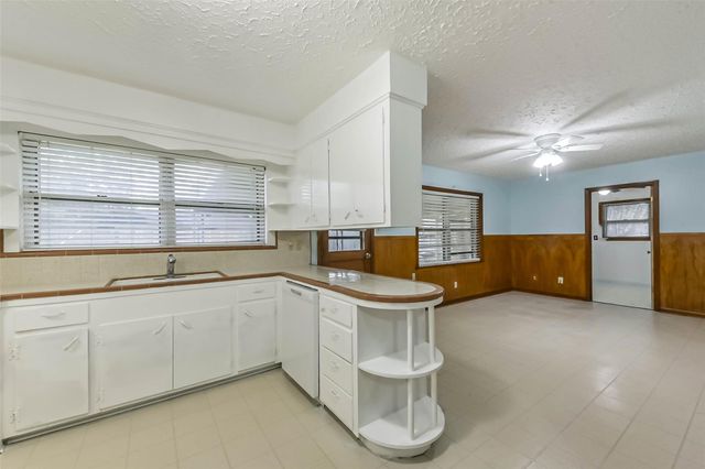 705 Dunwick Lane, Pasadena, TX 77502