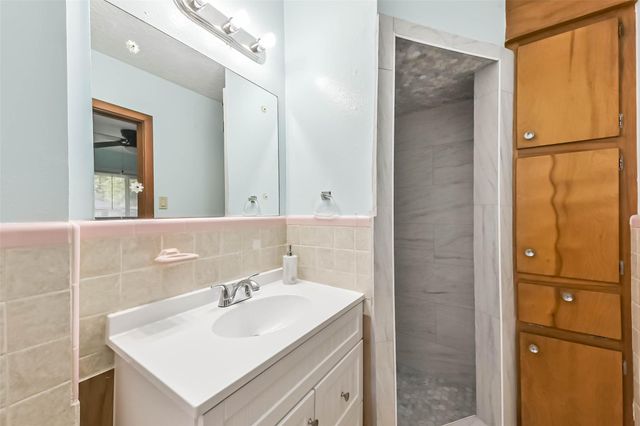 705 Dunwick Lane, Pasadena, TX 77502