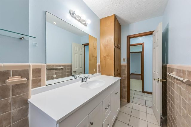 705 Dunwick Lane, Pasadena, TX 77502