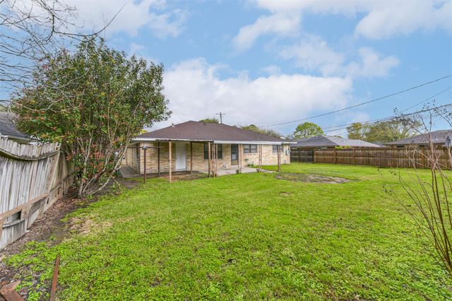 705 Dunwick Lane, Pasadena, TX 77502