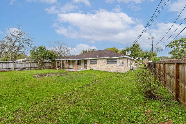 705 Dunwick Lane, Pasadena, TX 77502