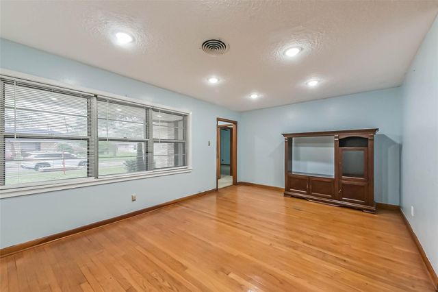 705 Dunwick Lane, Pasadena, TX 77502