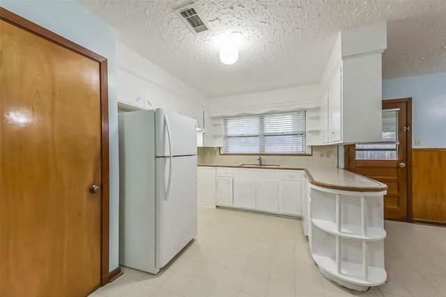 705 Dunwick Lane, Pasadena, TX 77502