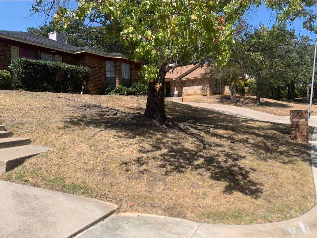 1904 Crooked Lane, Fort Worth, TX 76112 — exterior