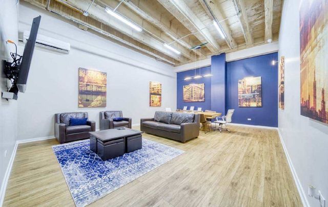 1645 W Ogden Avenue 607, Chicago, IL 60612