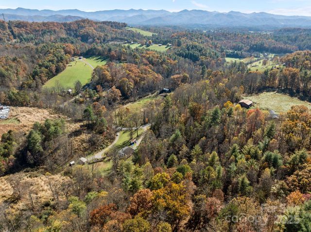 212 Gabriels Creek Road, Mars Hill, NC 28754