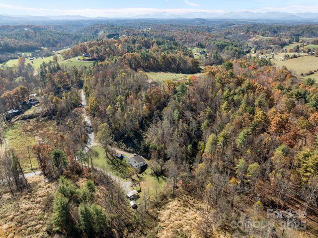 212 Gabriels Creek Road, Mars Hill, NC 28754