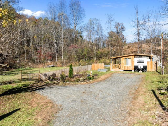212 Gabriels Creek Road, Mars Hill, NC 28754
