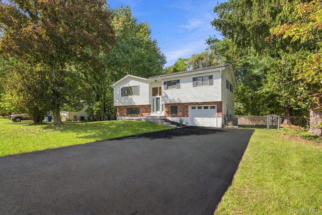 12 Westminister Drive, Middletown, NY 10940