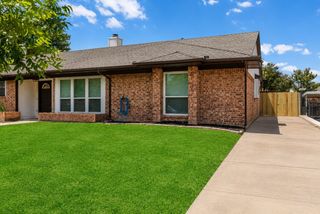 2429 Chestnut Way, Bedford, TX 76022