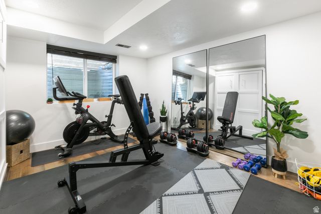 660 E VALLEY VIEW CIR, North Salt Lake, UT 84054