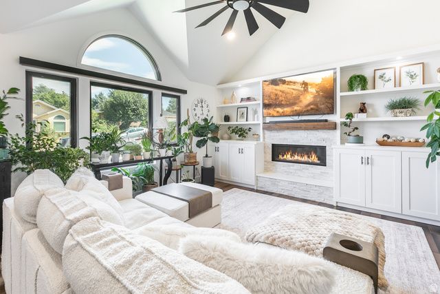 660 E VALLEY VIEW CIR, North Salt Lake, UT 84054