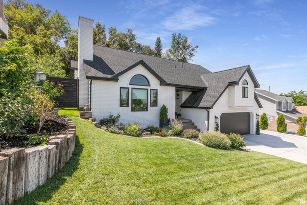 660 E VALLEY VIEW CIR, North Salt Lake, UT 84054