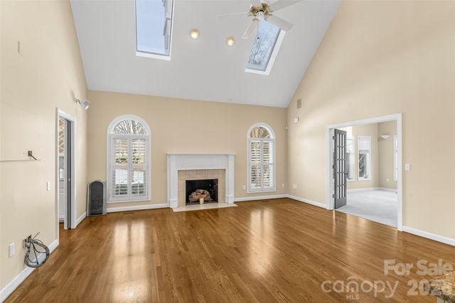 308 41st Avenue Place NW, Hickory, NC 28601