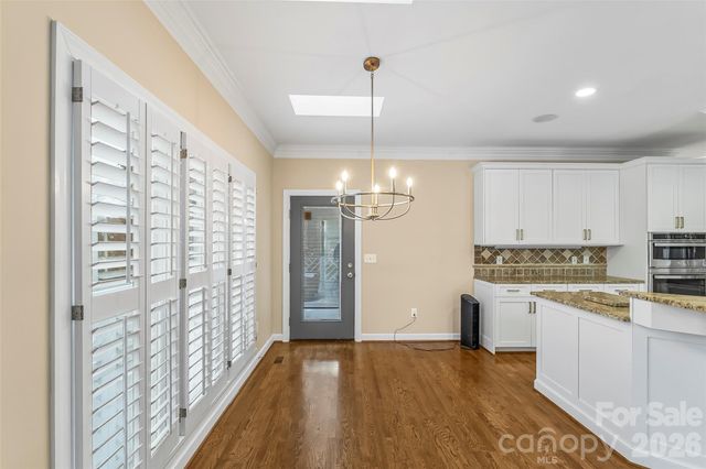 308 41st Avenue Place NW, Hickory, NC 28601