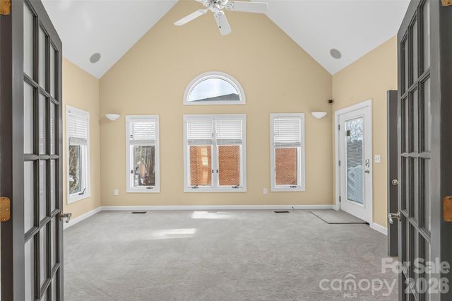 308 41st Avenue Place NW, Hickory, NC 28601