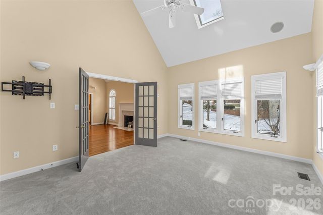 308 41st Avenue Place NW, Hickory, NC 28601