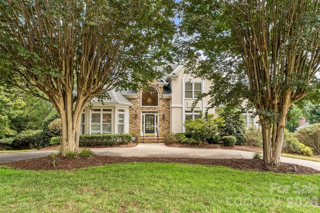 308 41st Avenue Place NW, Hickory, NC 28601