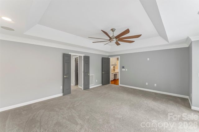 308 41st Avenue Place NW, Hickory, NC 28601