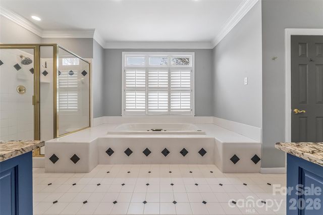 308 41st Avenue Place NW, Hickory, NC 28601