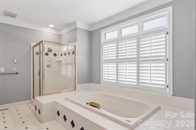 308 41st Avenue Place NW, Hickory, NC 28601