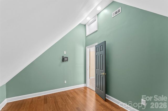 308 41st Avenue Place NW, Hickory, NC 28601