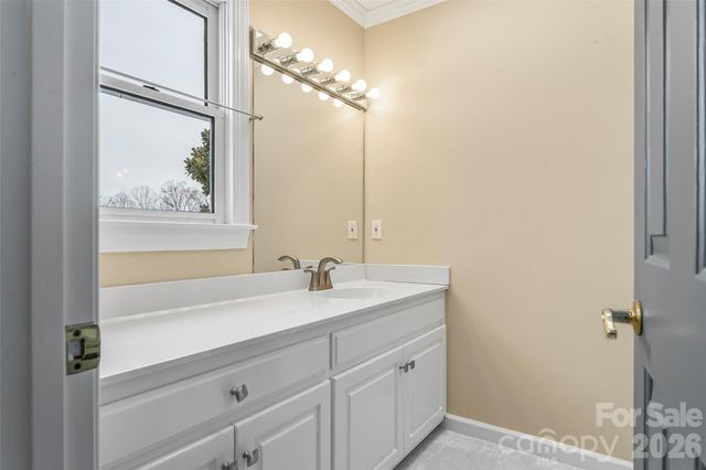 308 41st Avenue Place NW, Hickory, NC 28601