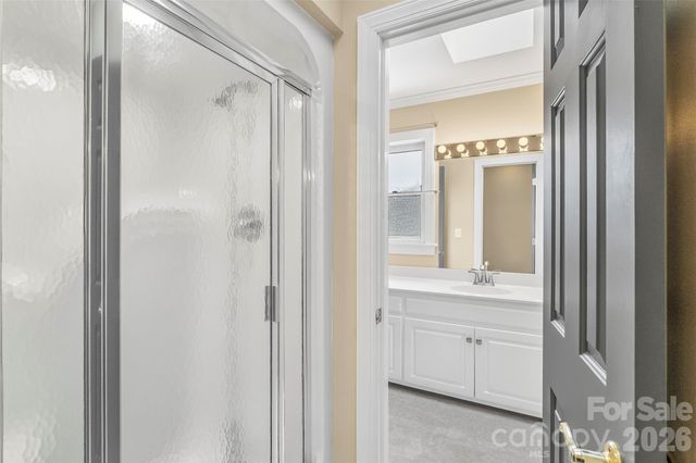 308 41st Avenue Place NW, Hickory, NC 28601