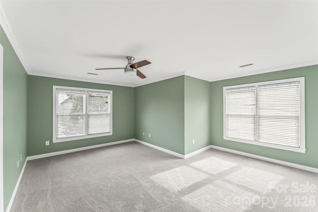 308 41st Avenue Place NW, Hickory, NC 28601