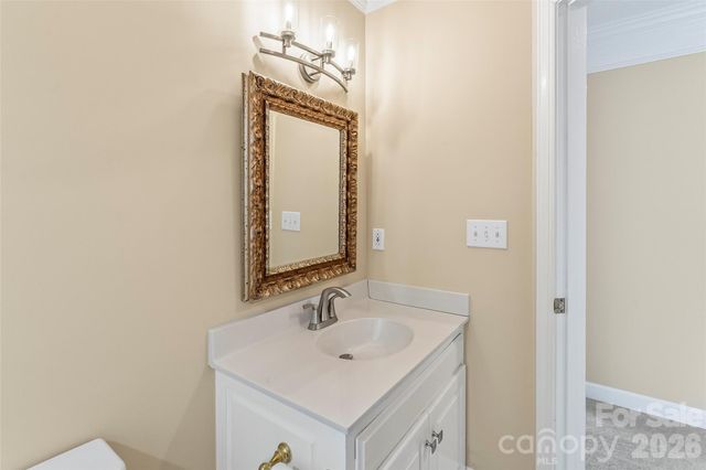 308 41st Avenue Place NW, Hickory, NC 28601