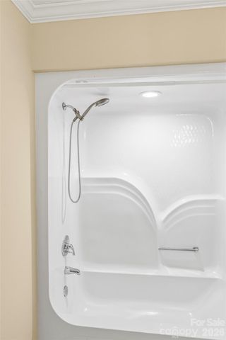 308 41st Avenue Place NW, Hickory, NC 28601