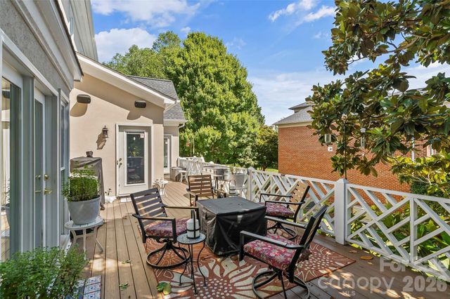 308 41st Avenue Place NW, Hickory, NC 28601