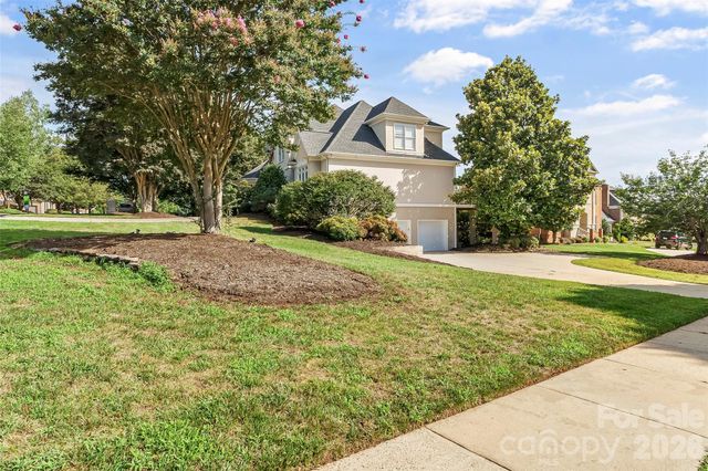 308 41st Avenue Place NW, Hickory, NC 28601