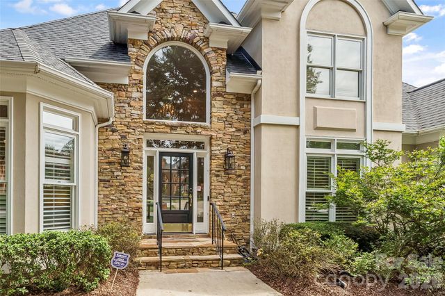 308 41st Avenue Place NW, Hickory, NC 28601