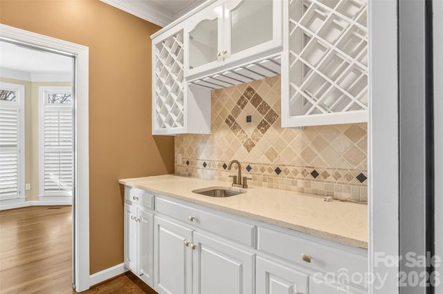 308 41st Avenue Place NW, Hickory, NC 28601