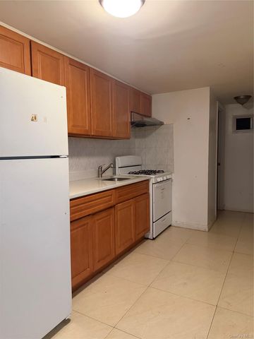 10475 48th Avenue, Corona, NY 11368