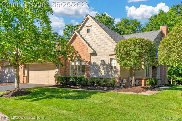 7330 Crackling Creek Circle 4, West Bloomfield Charter Township, MI 48322