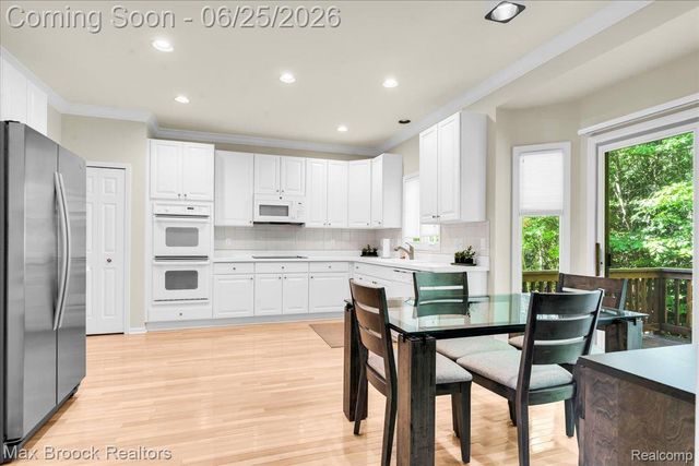 7330 Crackling Creek Circle 4, West Bloomfield Charter Township, MI 48322