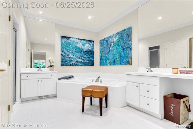 7330 Crackling Creek Circle 4, West Bloomfield Charter Township, MI 48322