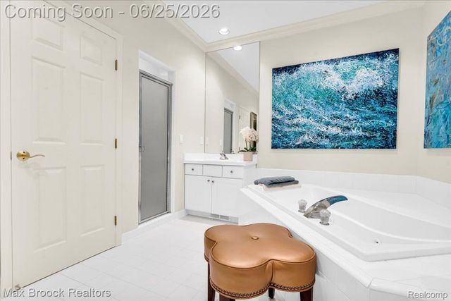 7330 Crackling Creek Circle 4, West Bloomfield Charter Township, MI 48322